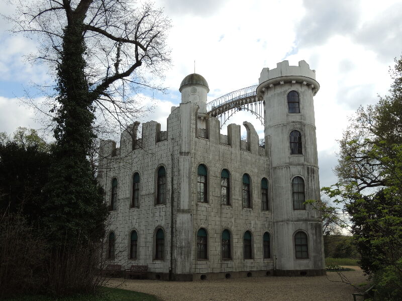 Historische Gebäude auf der Pfaueninsel, Weißes Schloss Pfaueninsel, Beelitzer Jagdschirm, Zoologischer Garten Berlin, Reiseblog Familienferien