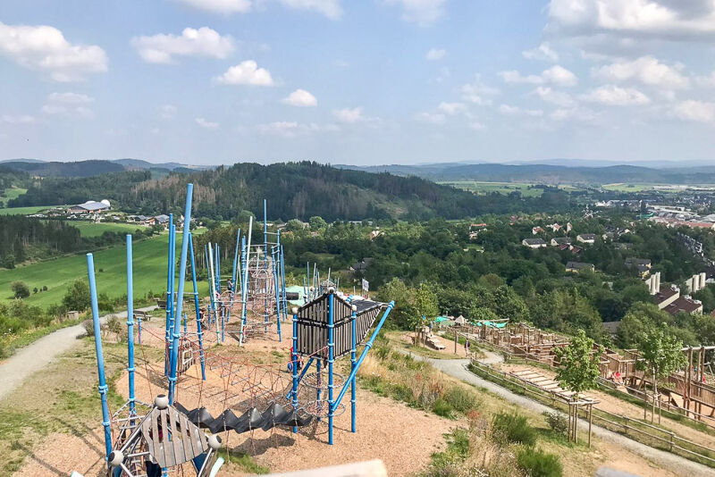 Abenteuer-Spielplatz mit toller Aussicht, Kletterpark, AVENTURA SpielBerg, Winterberg