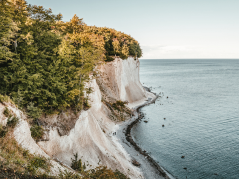 Ausflug zum Nationalpark Jasmund auf Rügen, Kreideküste, Kreidefelsen auf Rügen, Wanderung mit Kindern auf Rügen im Nationalpark Jasmund